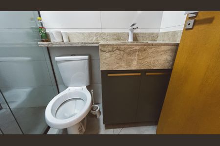 Casa de condomínio à venda com 52m², 2 quartos e sem vaga Casa de condomínio à venda com 52m², 2 quartos e sem vagaBanheiro