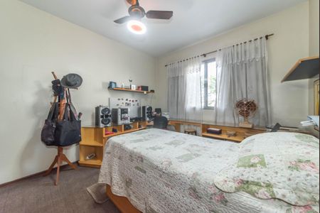 Casa à venda com 179m², 3 quartos e 4 vagas Casa à venda com 179m², 3 quartos e 4 vagasQuarto 1