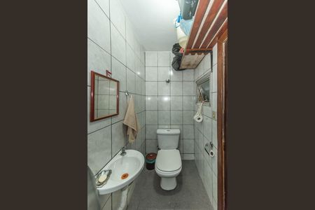 Casa à venda com 179m², 3 quartos e 4 vagas Casa à venda com 179m², 3 quartos e 4 vagasArea de Serviço - Banheiro