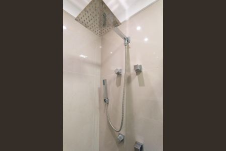 Apartamento à venda com 107m², 2 quartos e 2 vagas Apartamento à venda com 107m², 2 quartos e 2 vagasBanheiro da Suíte 2