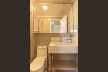 Apartamento à venda com 107m², 2 quartos e 2 vagas Apartamento à venda com 107m², 2 quartos e 2 vagasBanheiro da Suíte 1