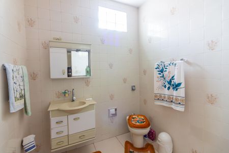 Casa à venda com 193m², 4 quartos e 3 vagas Casa à venda com 193m², 4 quartos e 3 vagasBanheiro 1