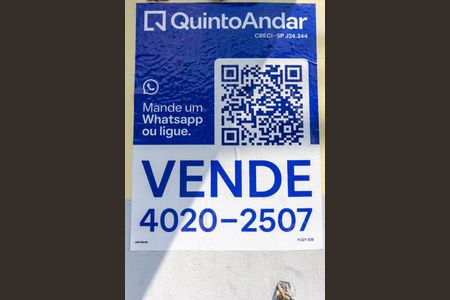 Casa à venda com 193m², 4 quartos e 3 vagas Casa à venda com 193m², 4 quartos e 3 vagasPlaca de Anúncio