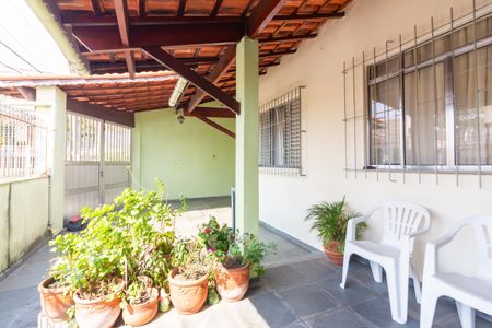 Casa à venda com 193m², 4 quartos e 3 vagas Casa à venda com 193m², 4 quartos e 3 vagasGaragem