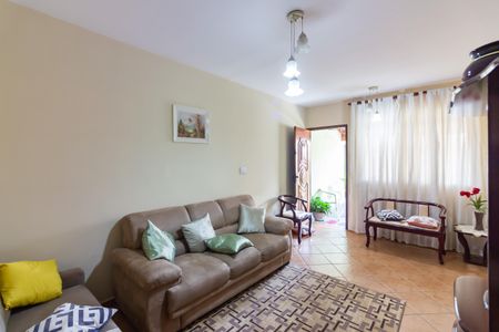 Casa à venda com 193m², 4 quartos e 3 vagas Casa à venda com 193m², 4 quartos e 3 vagasSala