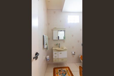 Casa à venda com 193m², 4 quartos e 3 vagas Casa à venda com 193m², 4 quartos e 3 vagasBanheiro 1