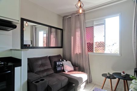 Apartamento à venda com 33m², 2 quartos e sem vaga Apartamento à venda com 33m², 2 quartos e sem vagaSala