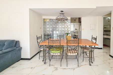 Apartamento para alugar com 146m², 4 quartos e 1 vaga Apartamento para alugar com 146m², 4 quartos e 1 vagaSala