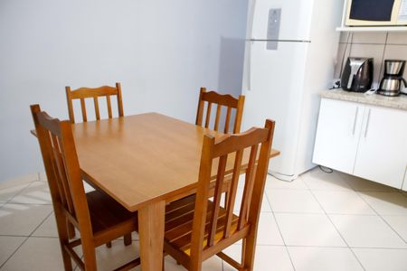 Casa à venda com 207m², 4 quartos e 2 vagas Casa à venda com 207m², 4 quartos e 2 vagascozinha