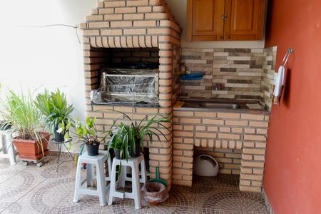 Casa à venda com 207m², 4 quartos e 2 vagas Casa à venda com 207m², 4 quartos e 2 vagasVaranda