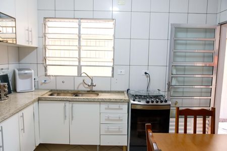 Casa à venda com 207m², 4 quartos e 2 vagas Casa à venda com 207m², 4 quartos e 2 vagascozinha