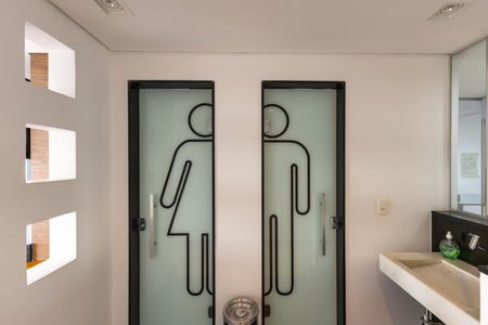 Studio à venda com 70m², 1 quarto e 2 vagas Studio à venda com 70m², 1 quarto e 2 vagasÁrea comum - Banheiros