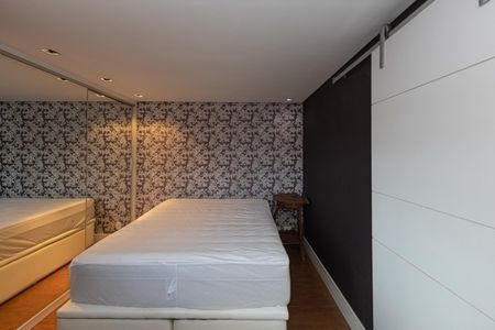 Studio à venda com 70m², 1 quarto e 2 vagas Studio à venda com 70m², 1 quarto e 2 vagasSuíte