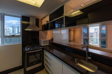 Studio à venda com 70m², 1 quarto e 2 vagas Studio à venda com 70m², 1 quarto e 2 vagasCozinha