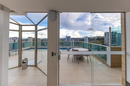 Studio à venda com 70m², 1 quarto e 2 vagas Studio à venda com 70m², 1 quarto e 2 vagasÁrea comum