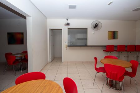 Apartamento para alugar com 70m², 3 quartos e 1 vaga Apartamento para alugar com 70m², 3 quartos e 1 vagaÁrea comum - Salão de festas 2