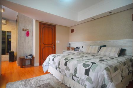 Apartamento à venda com 231m², 3 quartos e 2 vagas Apartamento à venda com 231m², 3 quartos e 2 vagasSuíte