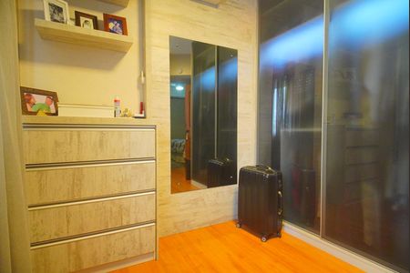 Apartamento à venda com 231m², 3 quartos e 2 vagas Apartamento à venda com 231m², 3 quartos e 2 vagasCloset da suíte