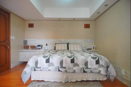 Apartamento à venda com 231m², 3 quartos e 2 vagas Apartamento à venda com 231m², 3 quartos e 2 vagasSuíte