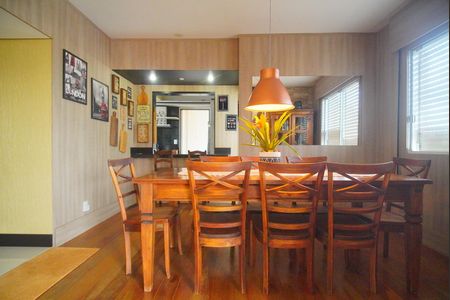 Apartamento à venda com 231m², 3 quartos e 2 vagas Apartamento à venda com 231m², 3 quartos e 2 vagasSala de Jantar