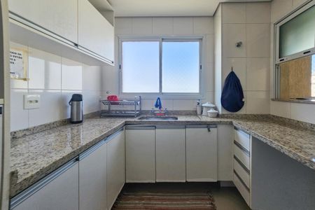 Apartamento para alugar com 110m², 3 quartos e 2 vagas Apartamento para alugar com 110m², 3 quartos e 2 vagasCozinha