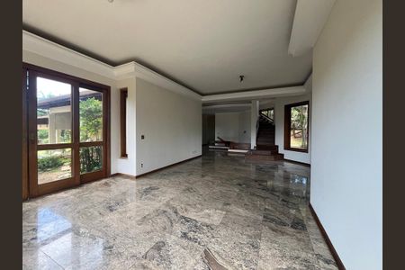 Casa de condomínio para alugar com 600m², 4 quartos e 8 vagas Casa de condomínio para alugar com 600m², 4 quartos e 8 vagasSala