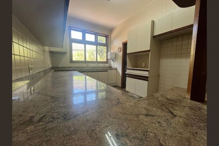 Casa de condomínio para alugar com 600m², 4 quartos e 8 vagas Casa de condomínio para alugar com 600m², 4 quartos e 8 vagasCozinha