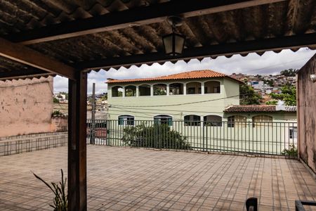Casa à venda com 240m², 4 quartos e 1 vaga Casa à venda com 240m², 4 quartos e 1 vagaÁrea externa