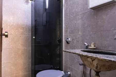 Casa à venda com 240m², 4 quartos e 1 vaga Casa à venda com 240m², 4 quartos e 1 vagaCasa 1 - Banheiro