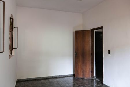Casa à venda com 240m², 4 quartos e 1 vaga Casa à venda com 240m², 4 quartos e 1 vagaCasa 1 - Sala