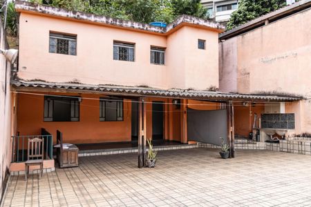 Casa à venda com 240m², 4 quartos e 1 vaga Casa à venda com 240m², 4 quartos e 1 vagaÁrea externa