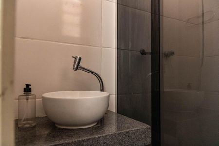 Casa à venda com 240m², 4 quartos e 1 vaga Casa à venda com 240m², 4 quartos e 1 vagaCasa 2 - Banheiro