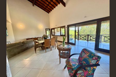 Casa de condomínio à venda com 460m², 4 quartos e 4 vagas Casa de condomínio à venda com 460m², 4 quartos e 4 vagasSala