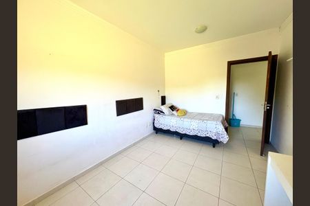 Casa de condomínio à venda com 460m², 4 quartos e 4 vagas Casa de condomínio à venda com 460m², 4 quartos e 4 vagasSuíte 2