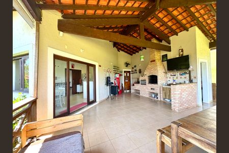 Casa de condomínio à venda com 460m², 4 quartos e 4 vagas Casa de condomínio à venda com 460m², 4 quartos e 4 vagasChurrasqueira