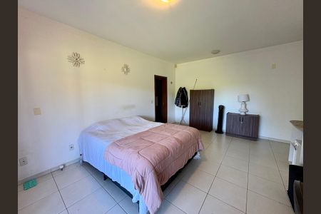 Casa de condomínio à venda com 460m², 4 quartos e 4 vagas Casa de condomínio à venda com 460m², 4 quartos e 4 vagasSuíte Master