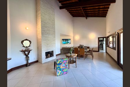 Casa de condomínio à venda com 460m², 4 quartos e 4 vagas Casa de condomínio à venda com 460m², 4 quartos e 4 vagasSala