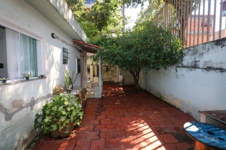 Casa à venda com 63m², 1 quarto e 1 vaga Casa à venda com 63m², 1 quarto e 1 vagaQuintal