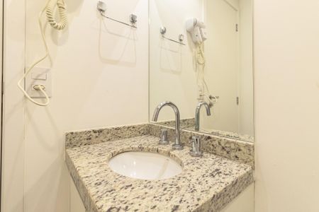 Studio para alugar com 24m², 1 quarto e sem vaga Studio para alugar com 24m², 1 quarto e sem vagaBanheiro