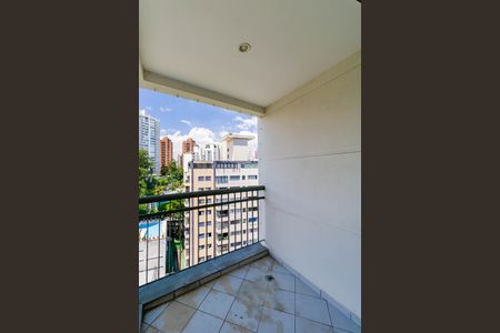 Apartamento à venda com 33m², 1 quarto e 1 vaga Apartamento à venda com 33m², 1 quarto e 1 vagaVaranda