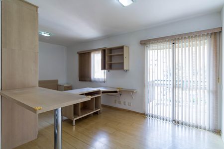 Apartamento à venda com 33m², 1 quarto e 1 vaga Apartamento à venda com 33m², 1 quarto e 1 vagaSala