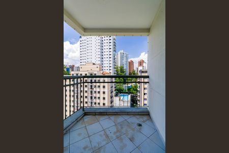 Apartamento à venda com 33m², 1 quarto e 1 vaga Apartamento à venda com 33m², 1 quarto e 1 vagaVaranda