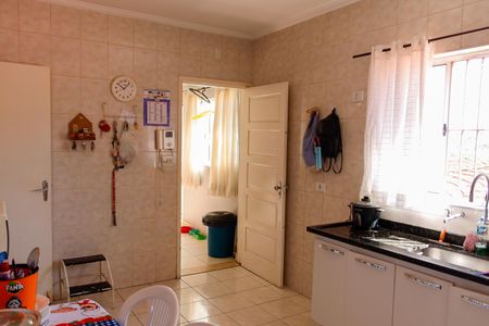 Casa à venda com 273m², 4 quartos e 2 vagas Casa à venda com 273m², 4 quartos e 2 vagasCozinha