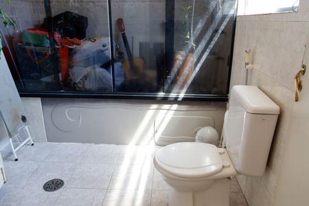 Casa à venda com 273m², 4 quartos e 2 vagas Casa à venda com 273m², 4 quartos e 2 vagasBanheiro da Suíte 2