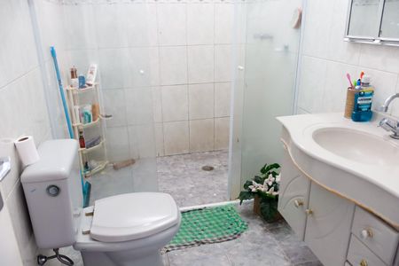 Casa à venda com 273m², 4 quartos e 2 vagas Casa à venda com 273m², 4 quartos e 2 vagasBanheiro da Suíte 2