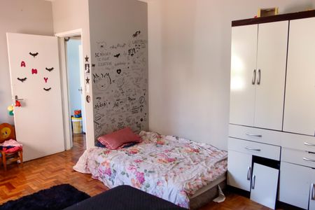 Casa à venda com 273m², 4 quartos e 2 vagas Casa à venda com 273m², 4 quartos e 2 vagasQuarto 1