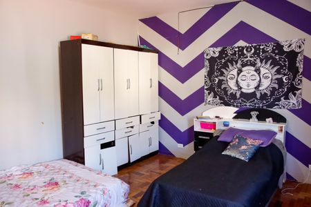 Casa à venda com 273m², 4 quartos e 2 vagas Casa à venda com 273m², 4 quartos e 2 vagasQuarto 1