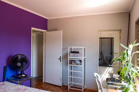 Casa à venda com 273m², 4 quartos e 2 vagas Casa à venda com 273m², 4 quartos e 2 vagasQuarto 2 - Suíte