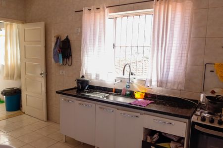 Casa à venda com 273m², 4 quartos e 2 vagas Casa à venda com 273m², 4 quartos e 2 vagasCozinha