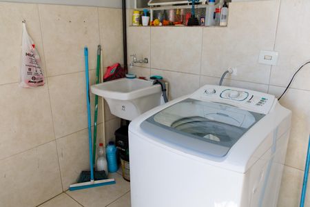 Casa à venda com 273m², 4 quartos e 2 vagas Casa à venda com 273m², 4 quartos e 2 vagasLavanderia